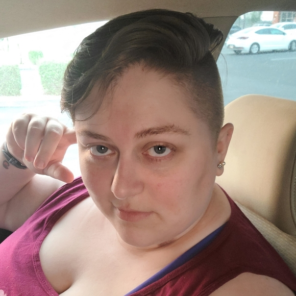 Plus size clothing and secondhand goods - Picture 2 of 2